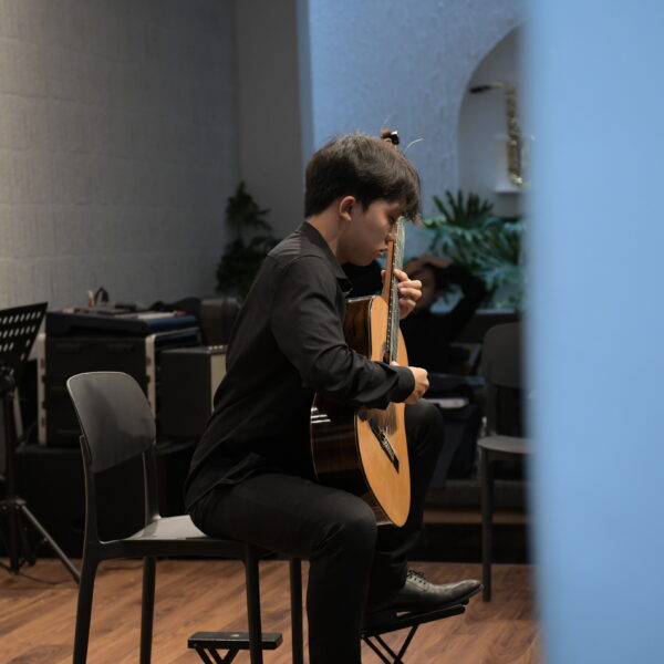 86B37D8B 9F3F 4F19 8EB4 7E868FE966A3