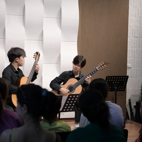 8E4E61B3 A603 4171 B606 D670AF5814B5